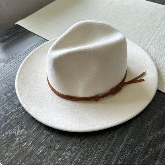 WYETH Billie Mid Brim 100% Wool Fedora in Cream PRICE FIRM - Picture 11 of 16